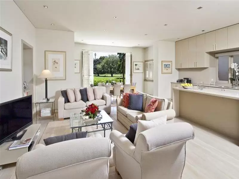 1/4 New Beach Road, Darling Point Sold by Ballard Property - image 1