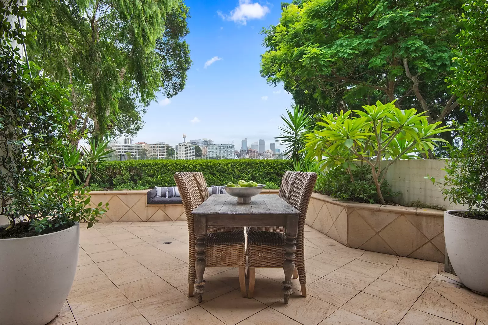61 New Beach Road, Darling Point Sold by Ballard Property - image 3