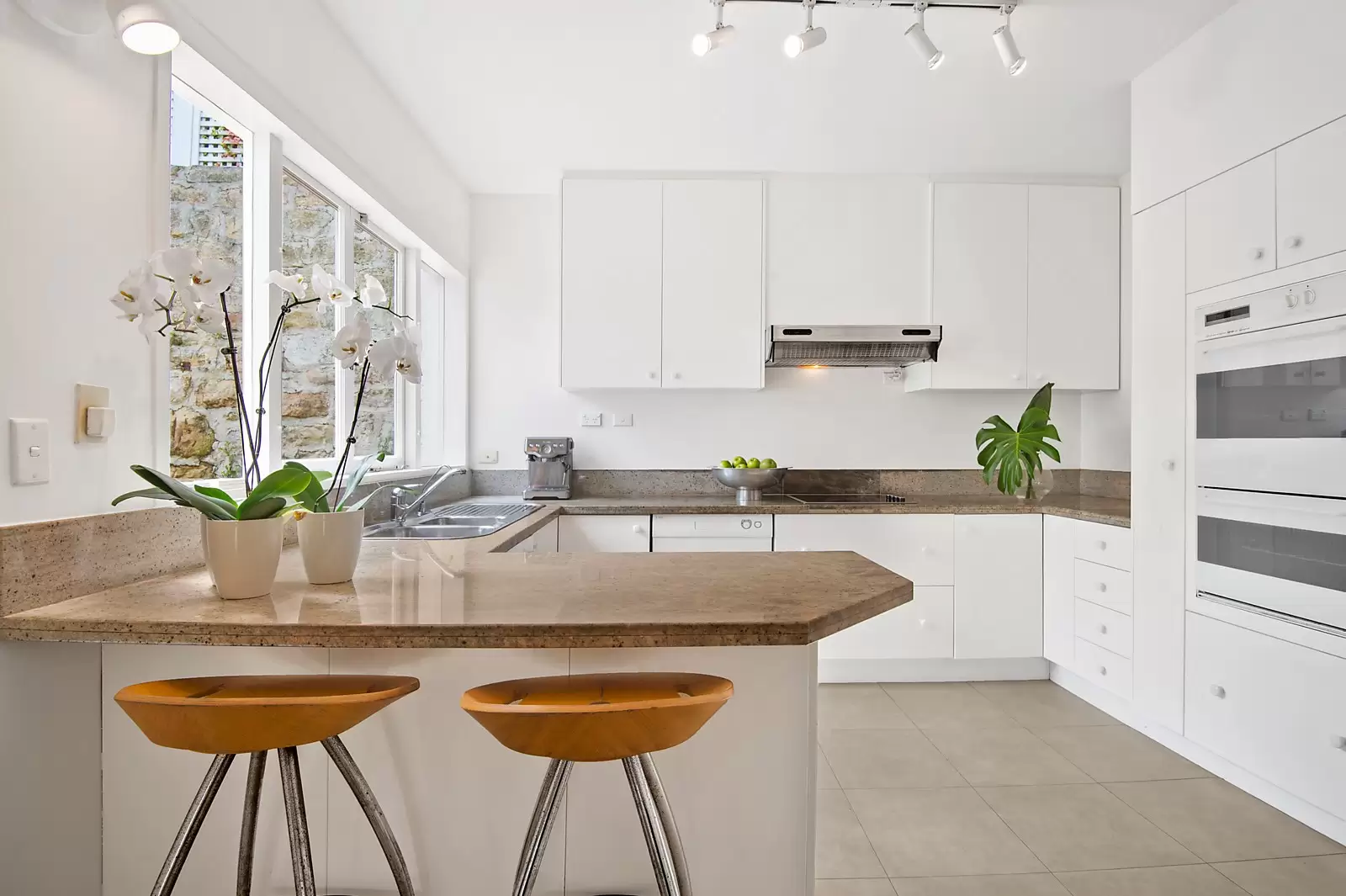 61 New Beach Road, Darling Point Sold by Ballard Property - image 5