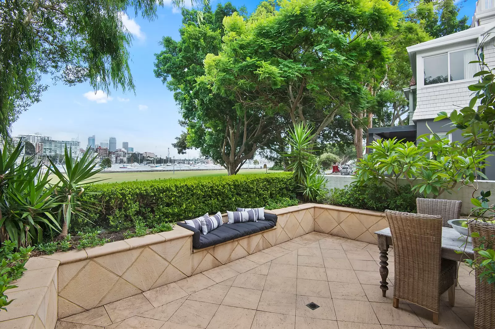 61 New Beach Road, Darling Point Sold by Ballard Property - image 7
