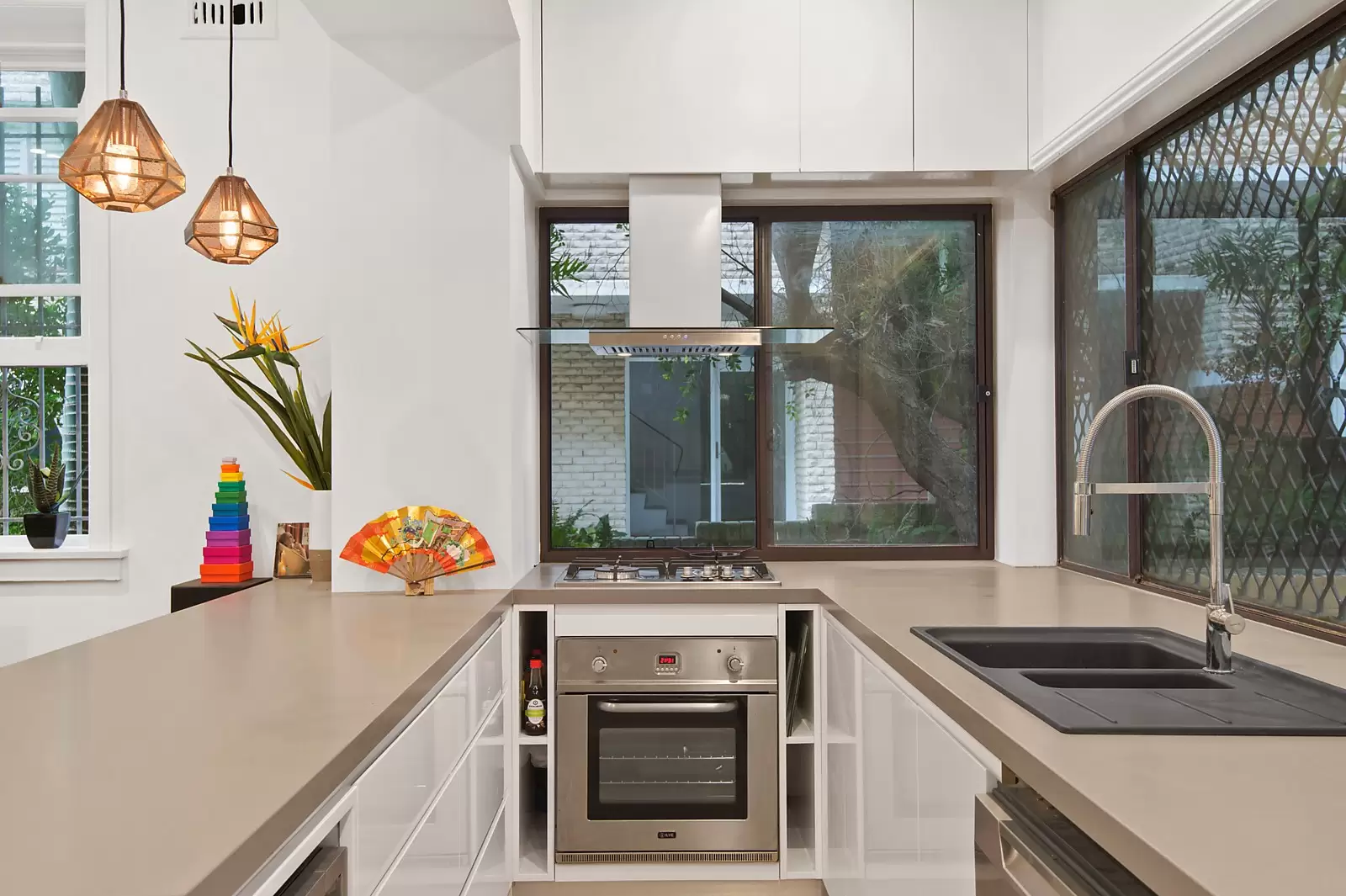 2/133 Coogee Bay Road, Coogee Sold by Ballard Property - image 2