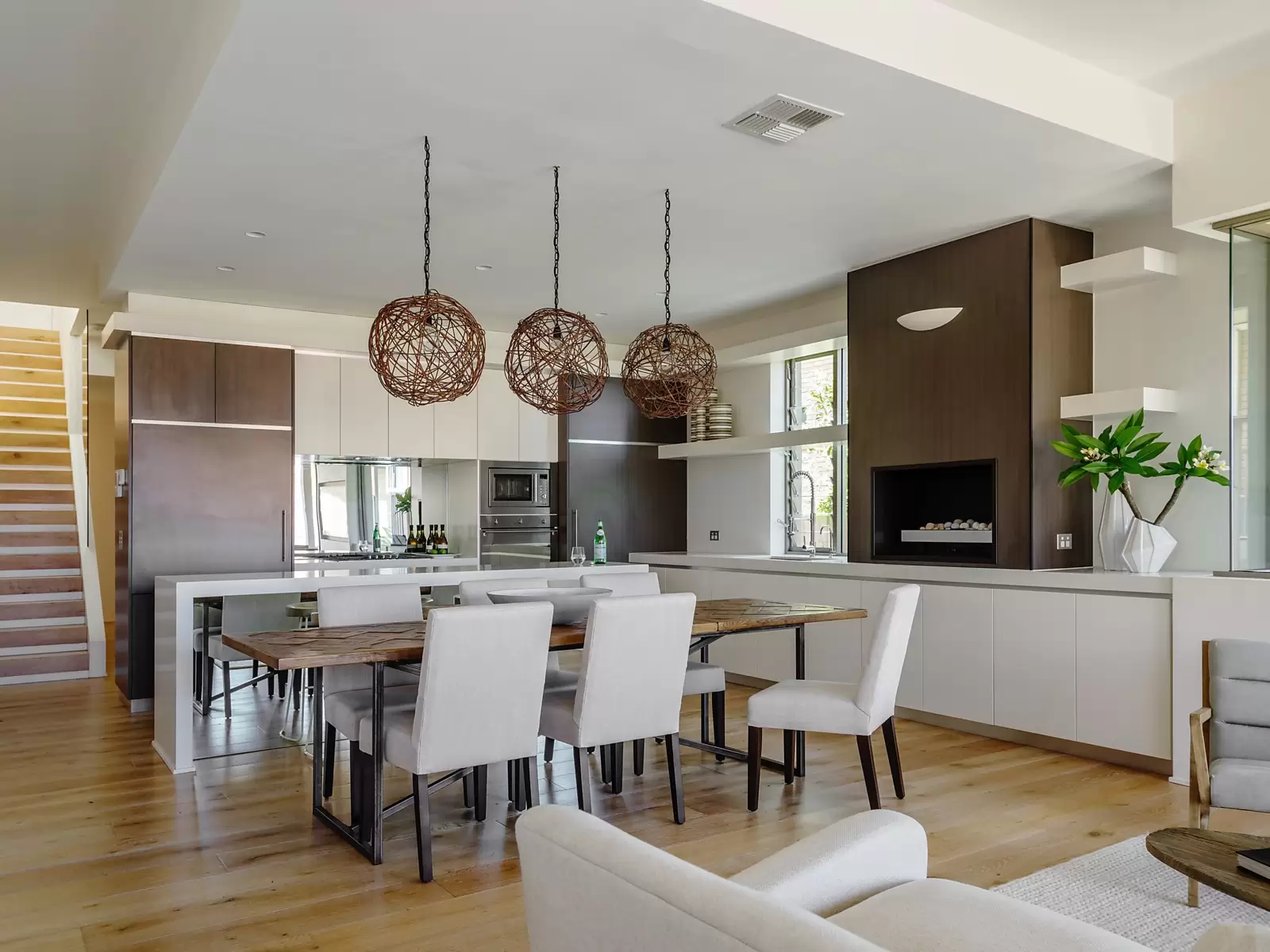 194 Beach Street, Coogee Sold by Ballard Property - image 1