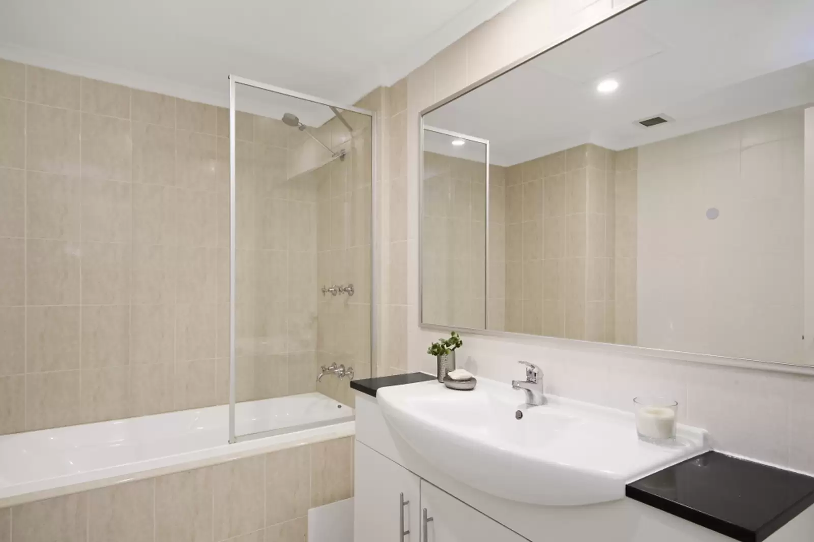 402/1-3 Larkin Street, Camperdown Sold by Ballard Property - image 6