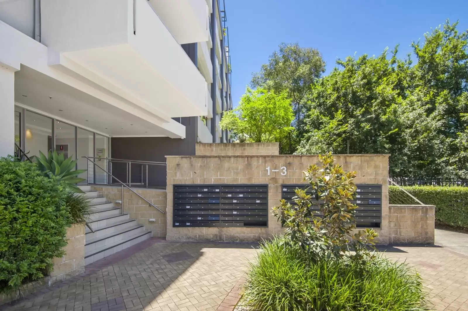 402/1-3 Larkin Street, Camperdown Sold by Ballard Property - image 7