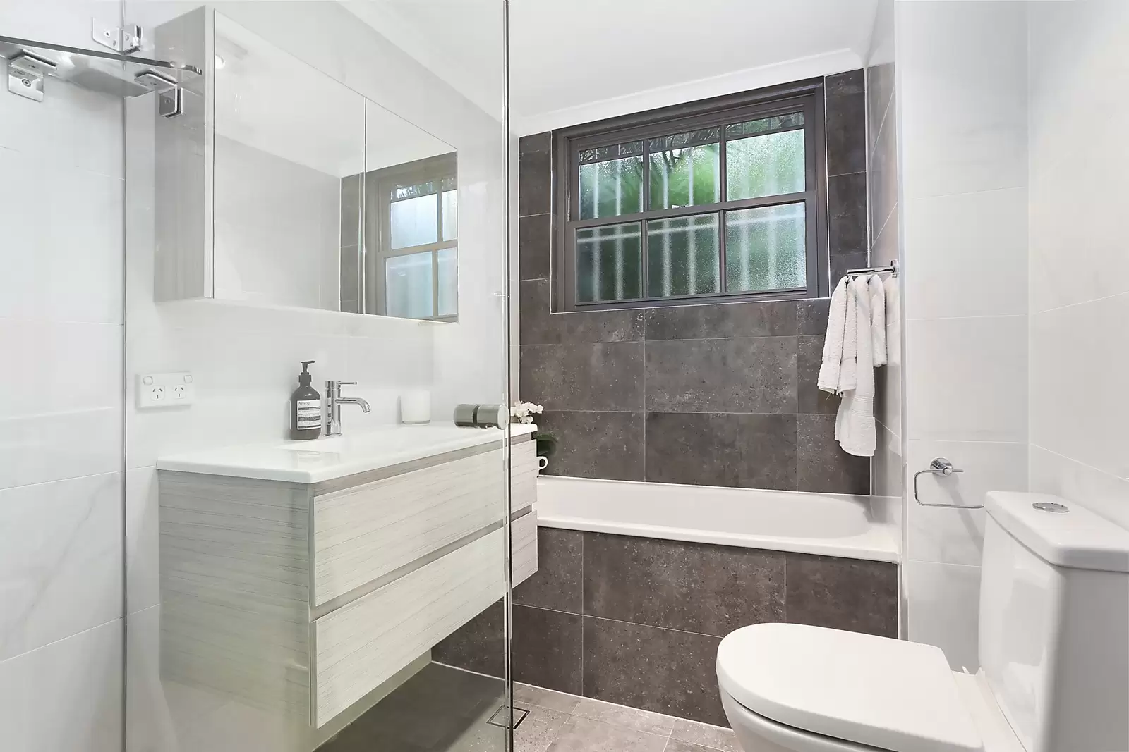 5/3 Fullerton Street, Woollahra Sold by Ballard Property - image 4