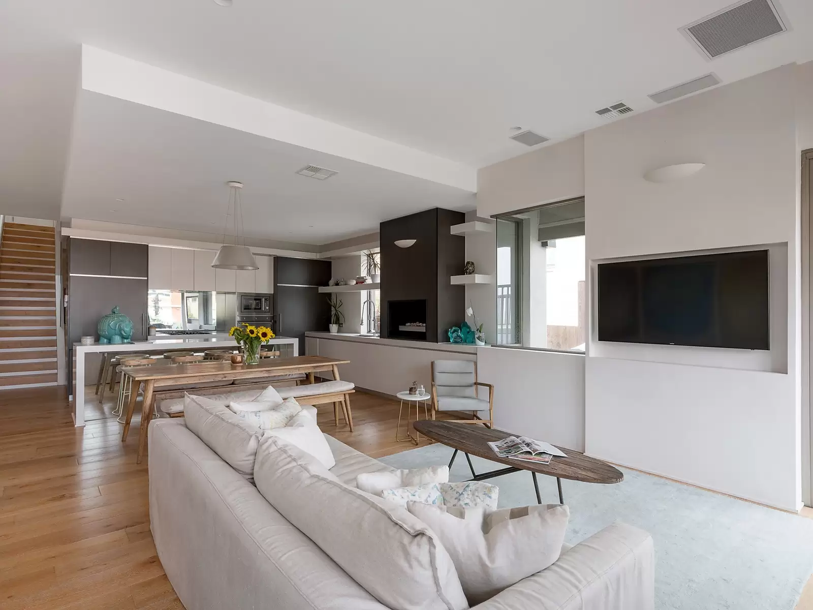 194 Beach Street, Coogee Sold by Ballard Property - image 3