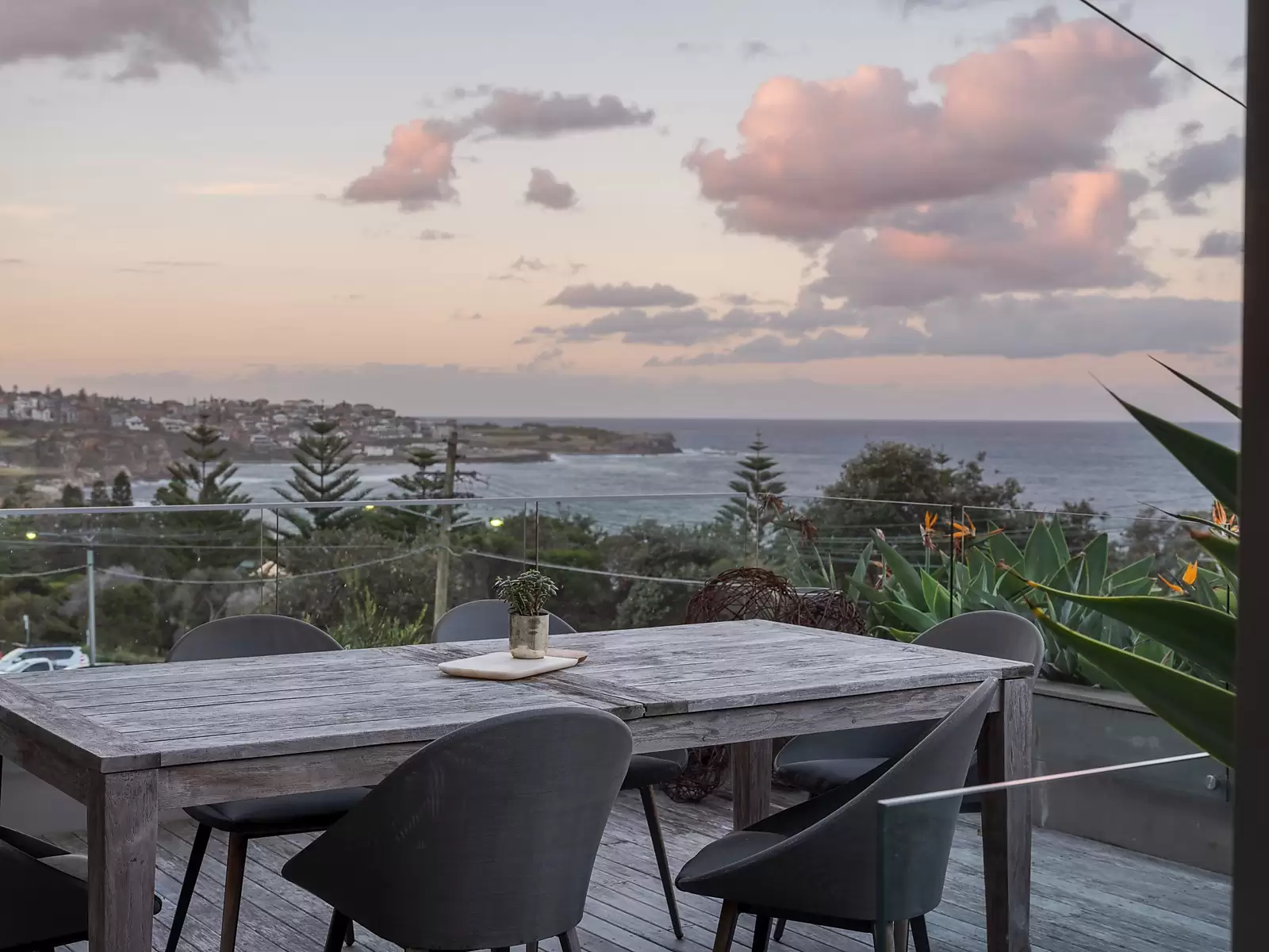 194 Beach Street, Coogee Sold by Ballard Property - image 1