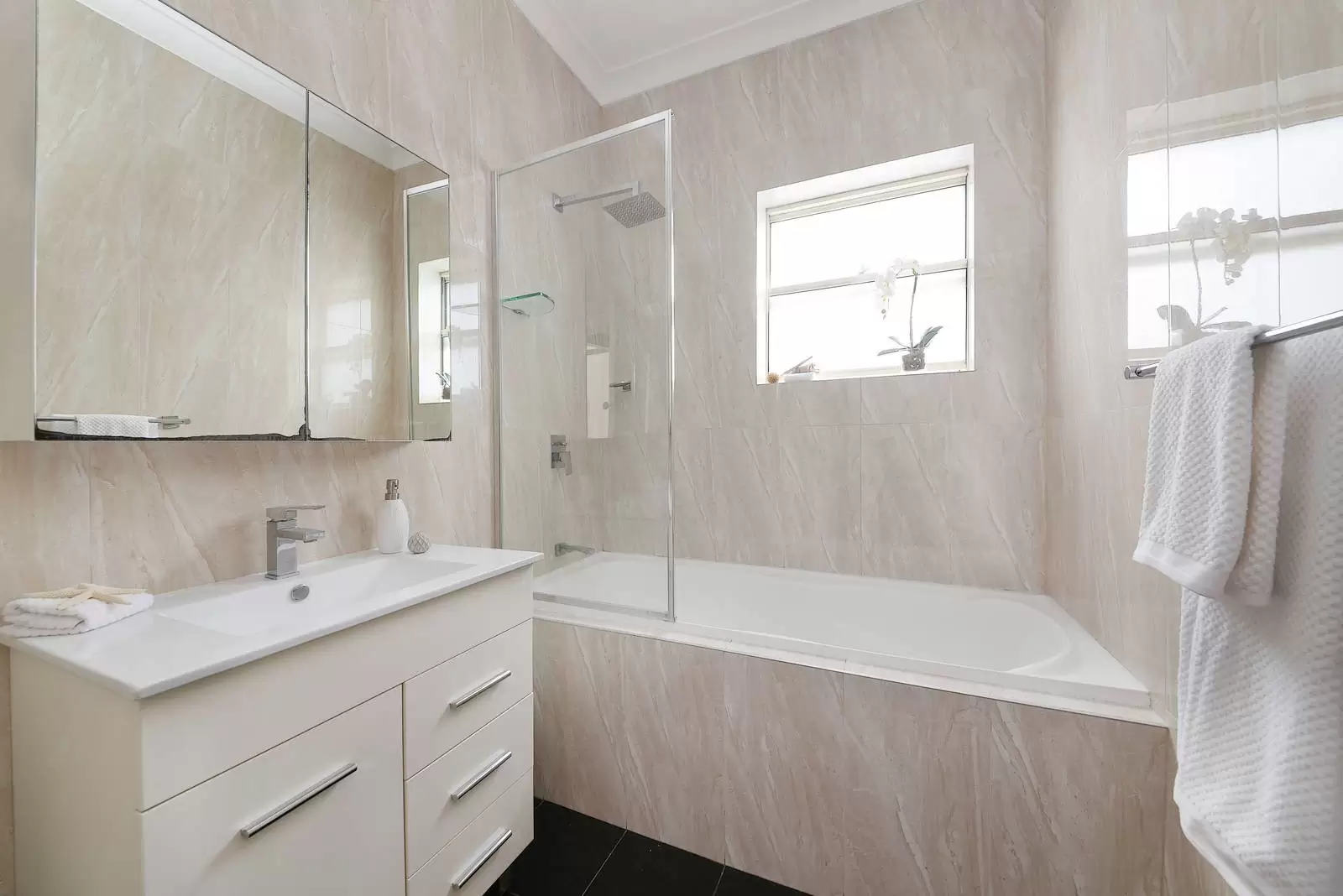 2 Robey Street, Maroubra Sold by Ballard Property - image 7