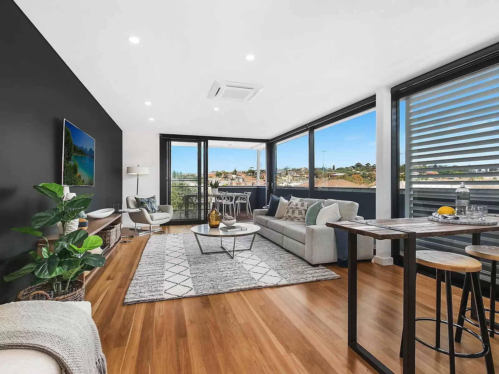71 Bream Street, Coogee Sold by Ballard Property - image 1
