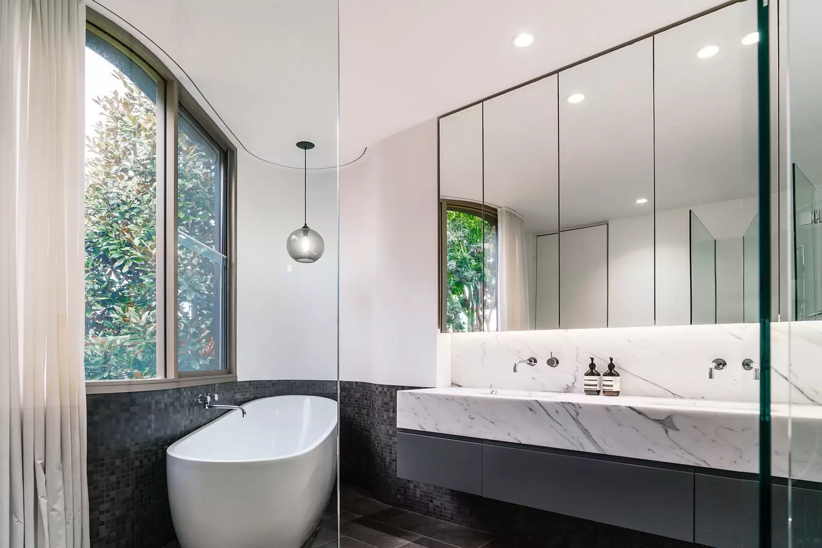 52 Milroy Avenue, Kensington Sold by Ballard Property - image 12