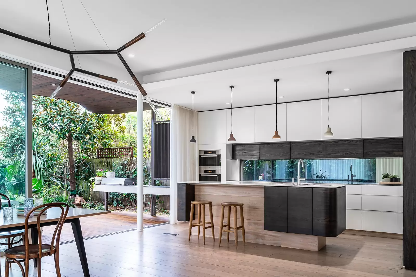 52 Milroy Avenue, Kensington Sold by Ballard Property - image 3