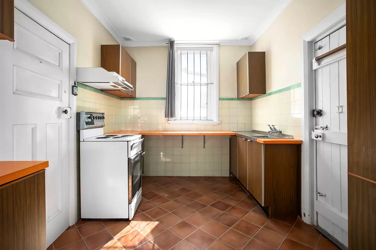 34 Milroy Avenue, Kensington Sold by Ballard Property - image 7