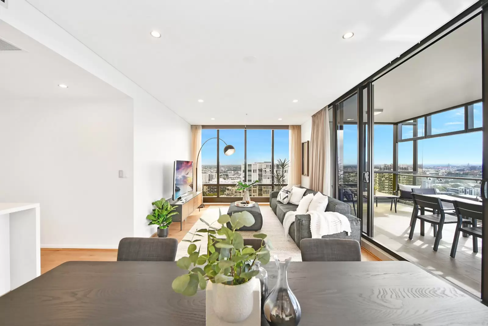 2312/20 Gadigal Avenue, Zetland Sold by Ballard Property - image 3