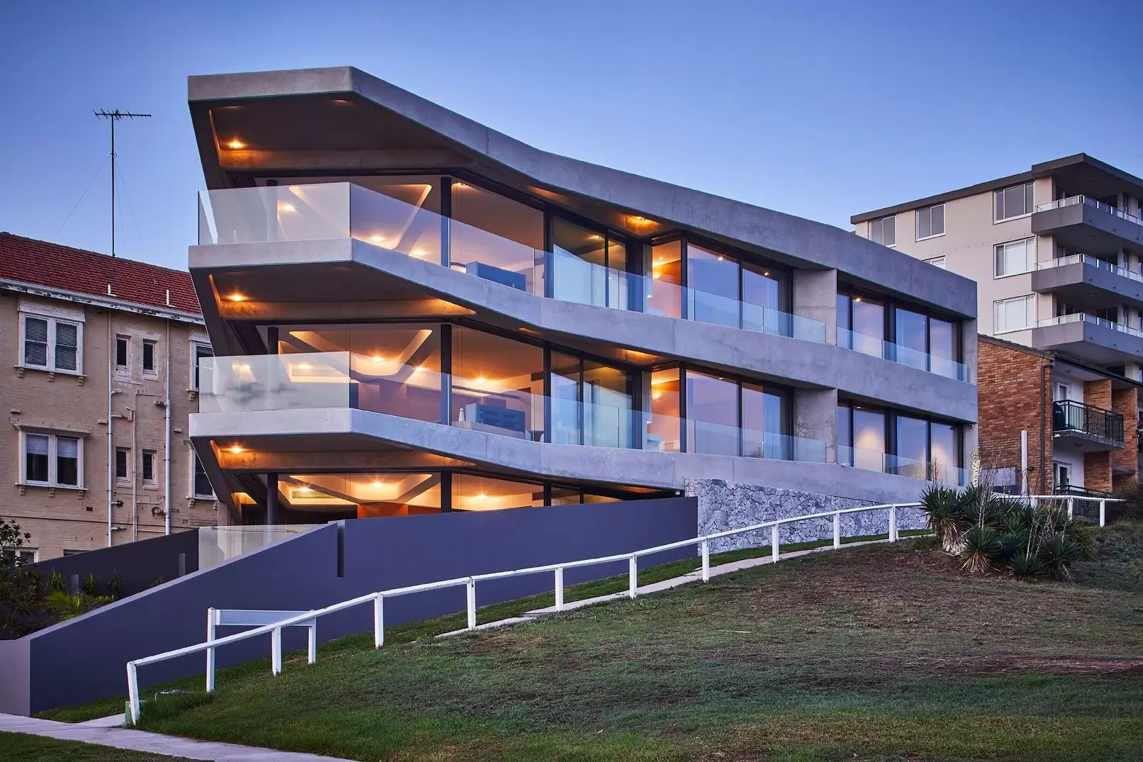 2/2 Wolseley Road, Coogee Leased by Ballard Property - image 1