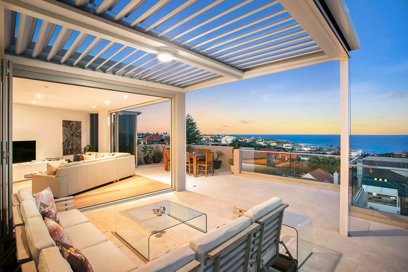 6/88 Beach Street, Coogee Sold by Ballard Property - image 2