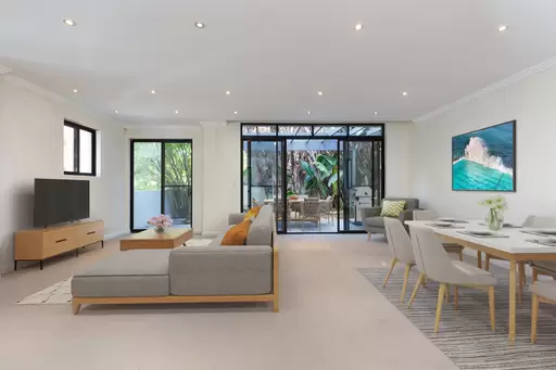 8 Bondi Road, Bondi Junction Leased by Ballard Property