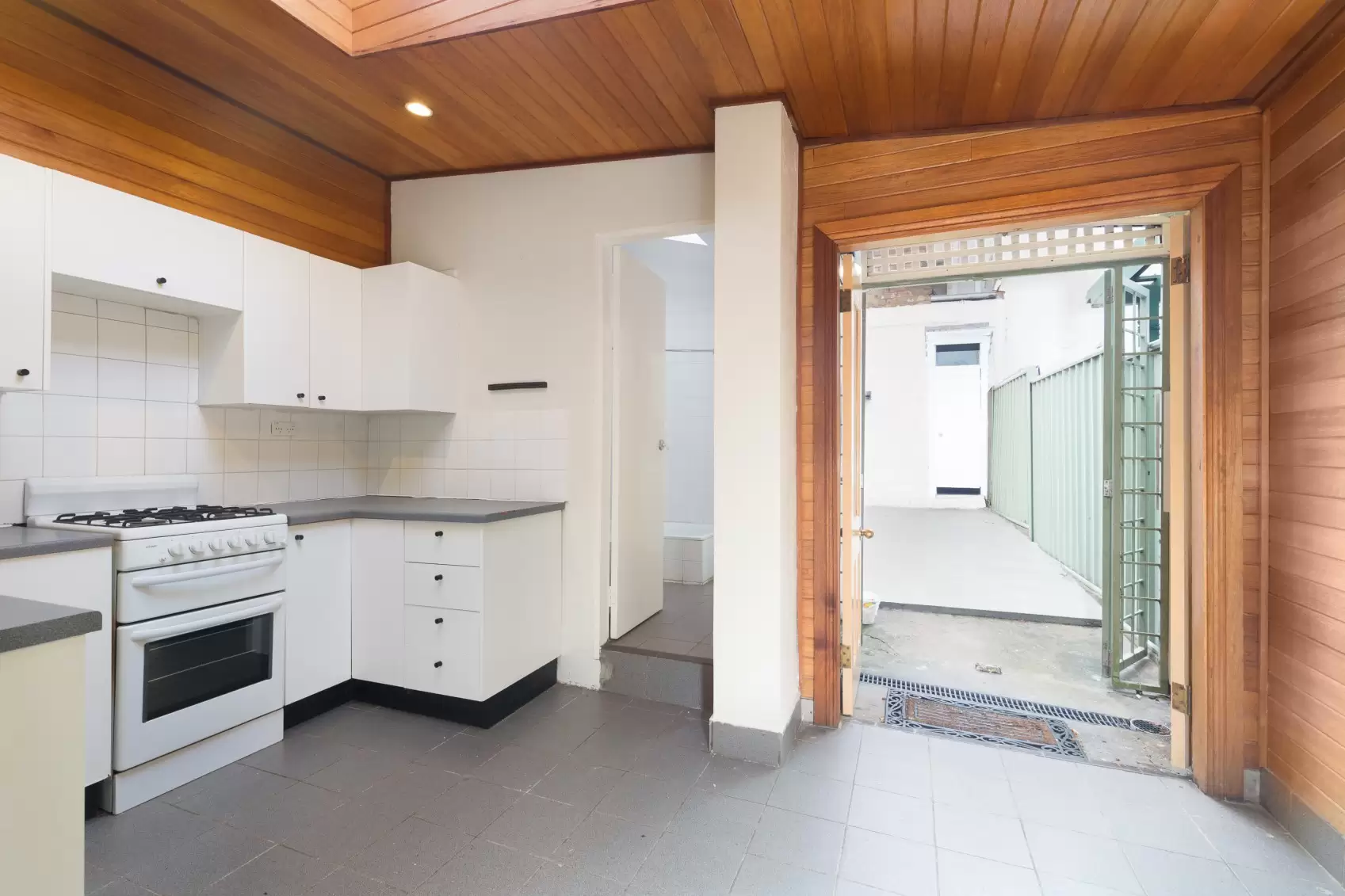 180 Crown Street, Darlinghurst Leased by Ballard Property - image 2