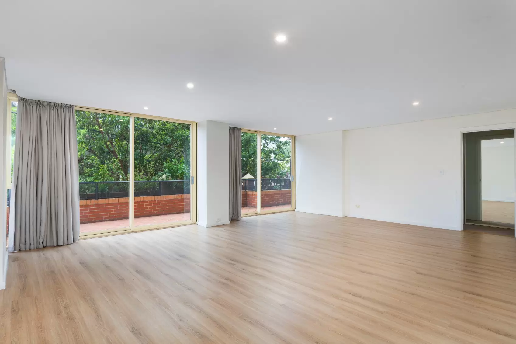 16/27-51 Palmer Street, Woolloomooloo Leased by Ballard Property - image 4