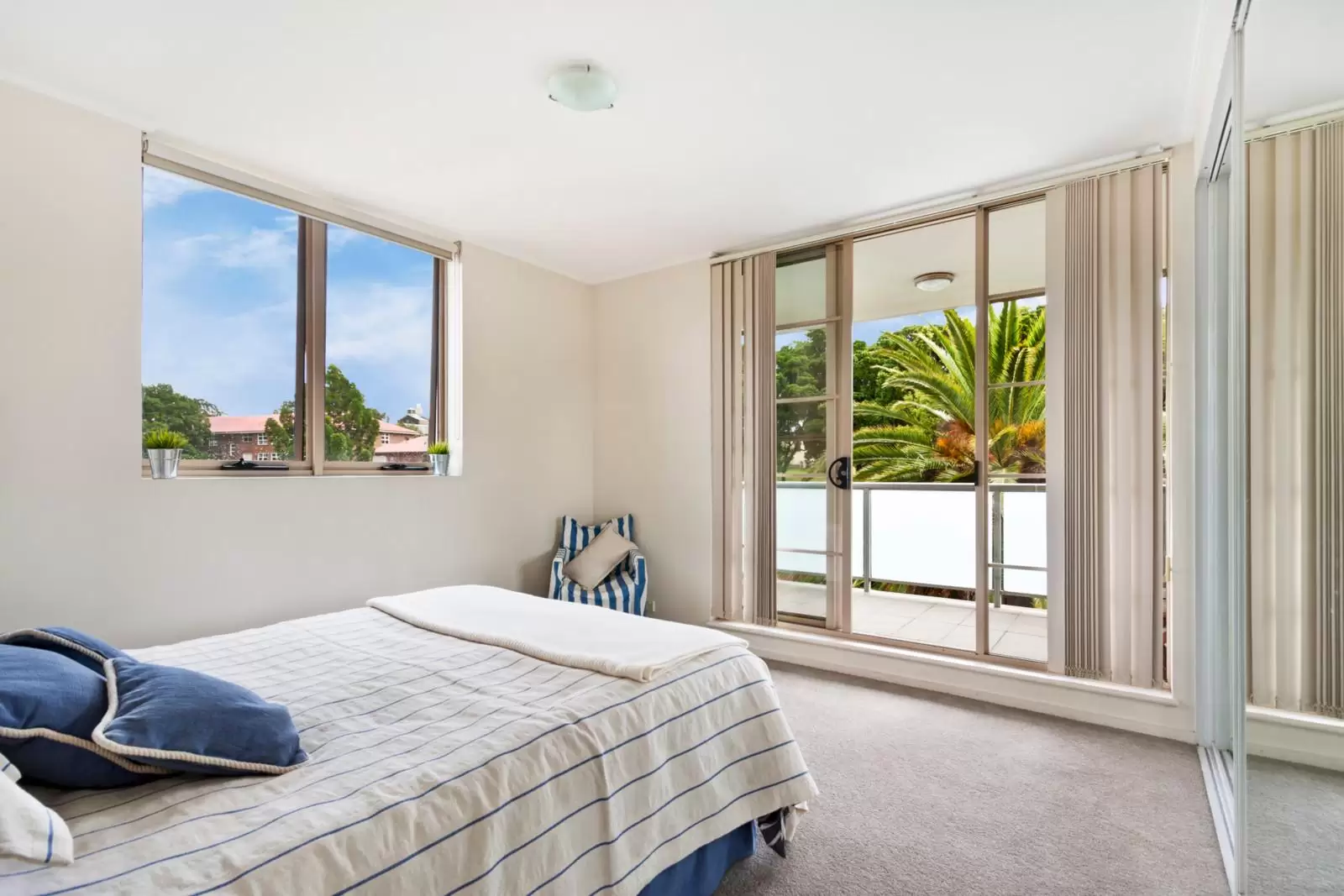 51/228 Moore Park Road, Paddington Sold by Ballard Property - image 2