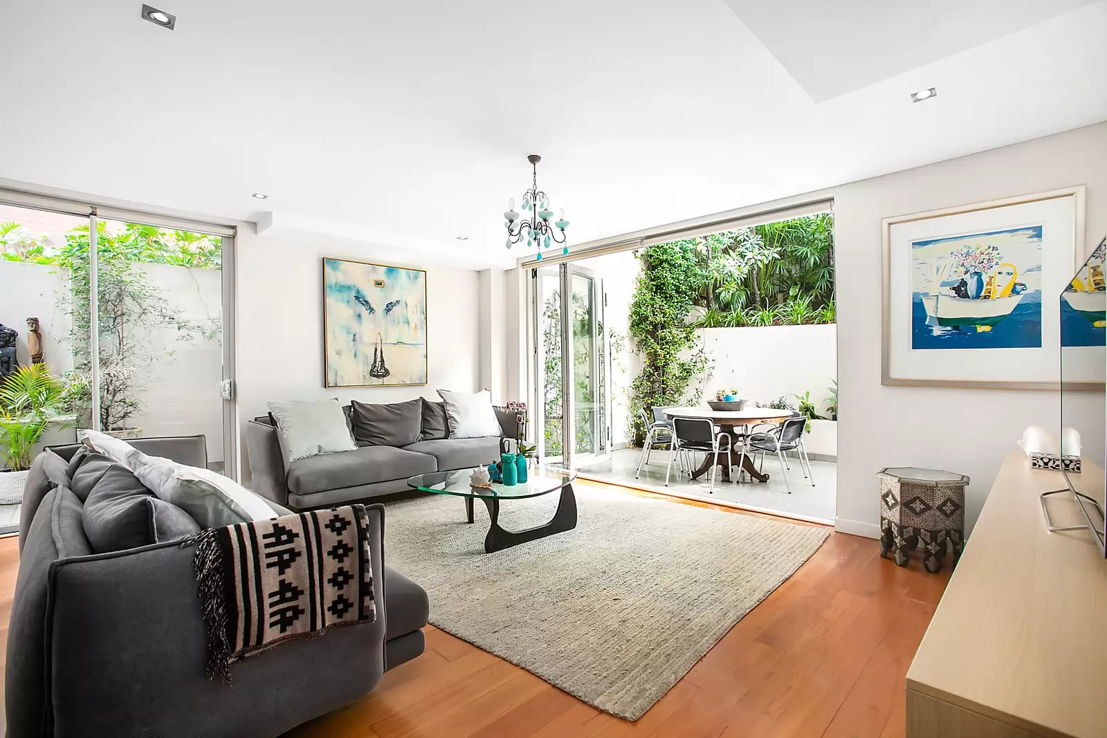 8/30 Fletcher Street, Tamarama Sold by Ballard Property - image 2
