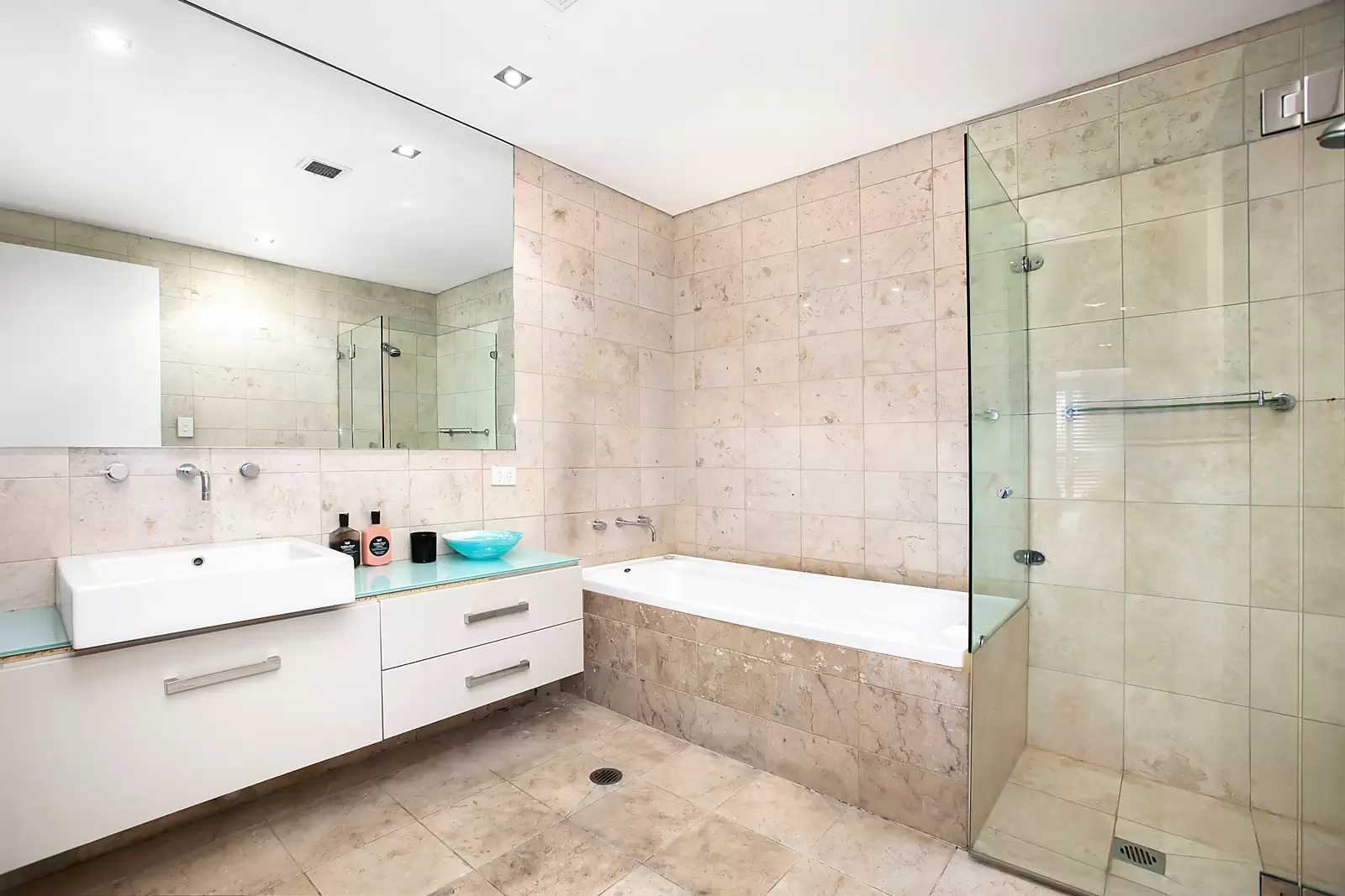 8/30 Fletcher Street, Tamarama Sold by Ballard Property - image 7