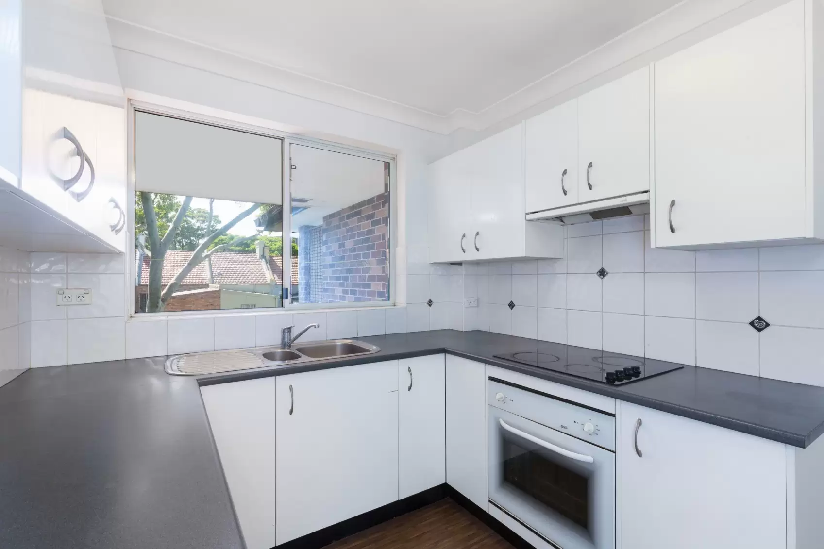 19/292-296 Chalmers Street, Redfern Leased by Ballard Property - image 2