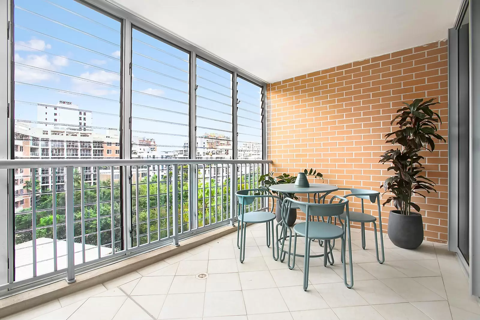 322/9 Crystal Street, Waterloo Sold by Ballard Property - image 2