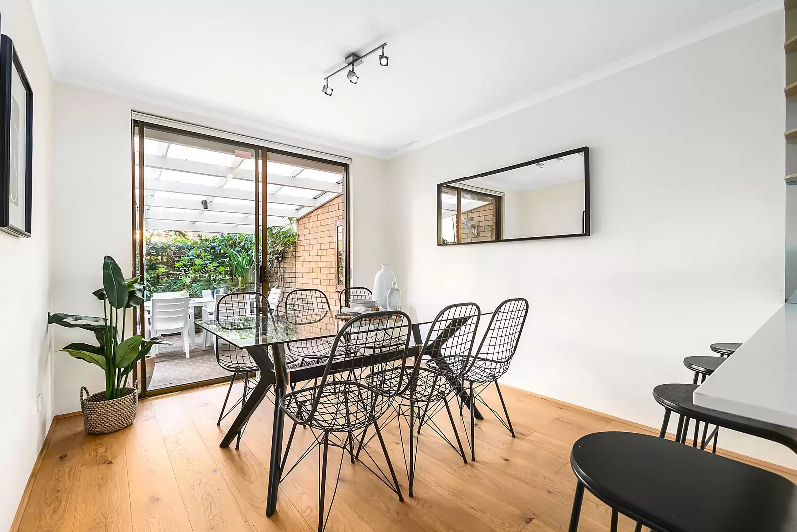 7/11-33 Maddison Street, Redfern Sold by Ballard Property - image 4