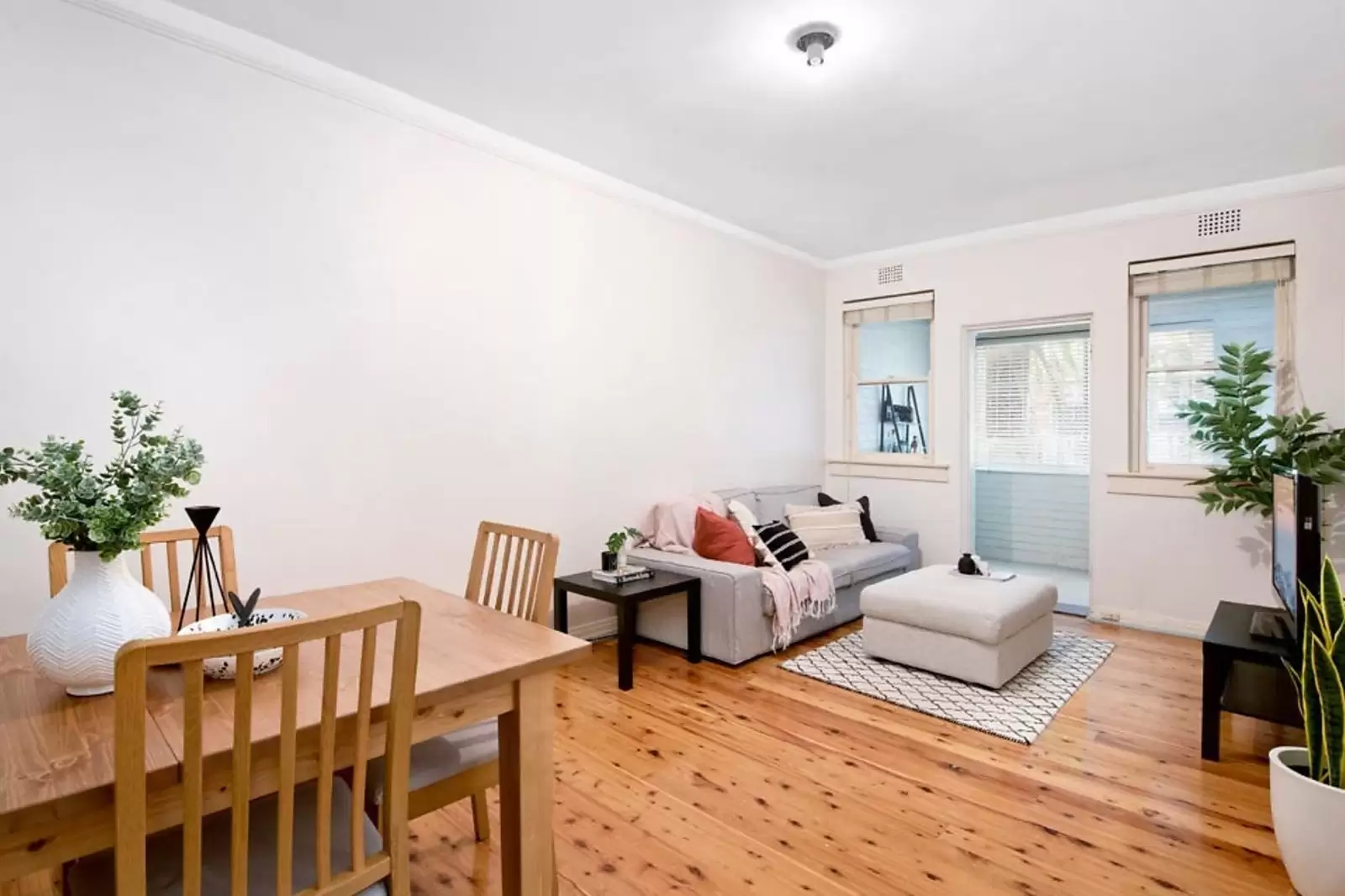 2/130 Old South Head Road, Bellevue Hill Sold by Ballard Property - image 1