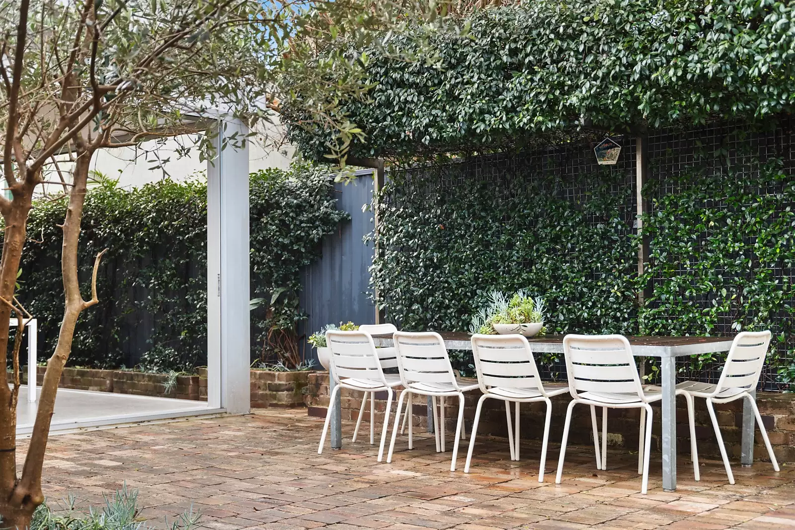 18 Walenore Avenue, Kingsford Sold by Ballard Property - image 2