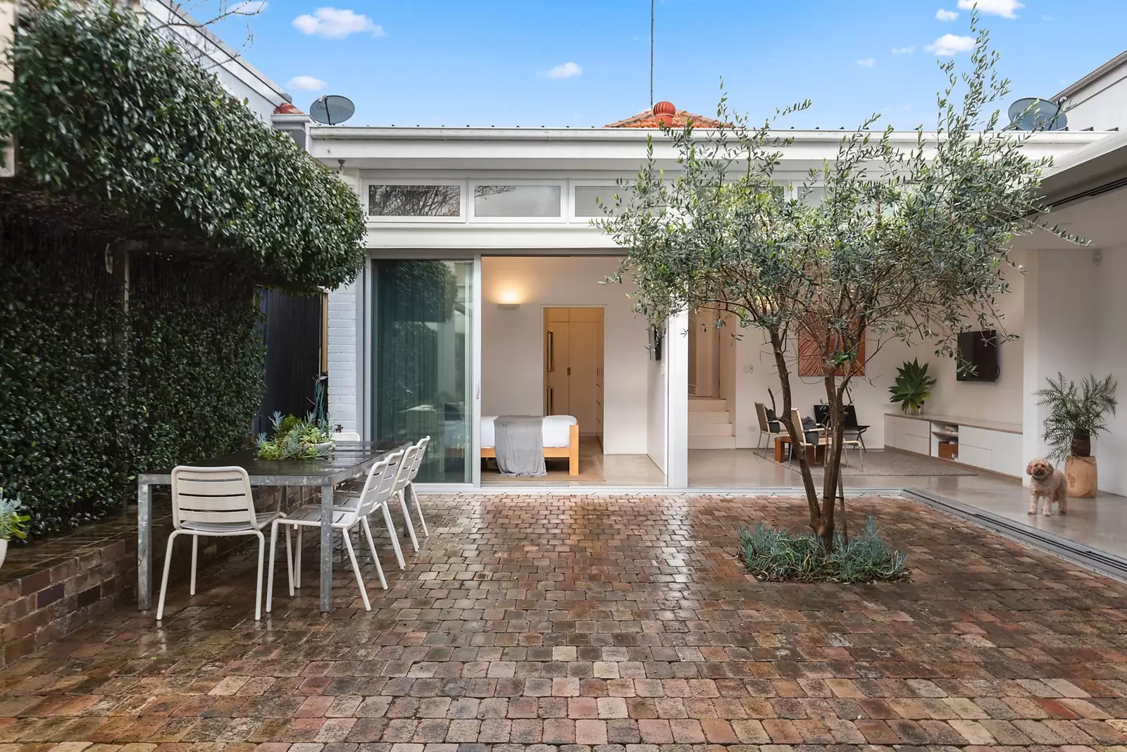 18 Walenore Avenue, Kingsford Sold by Ballard Property - image 1