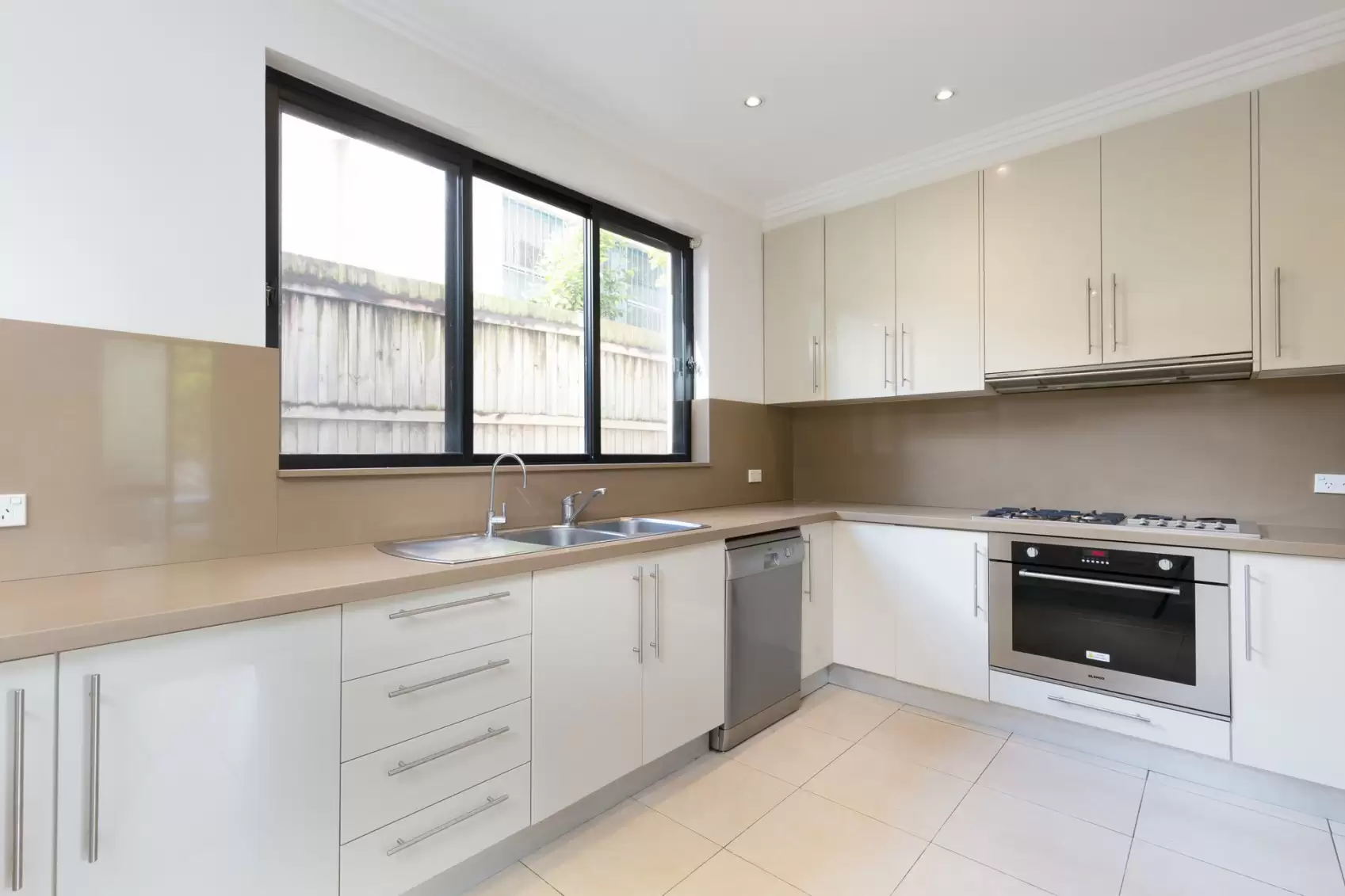 8 Bondi Road, Bondi Junction Leased by Ballard Property - image 2