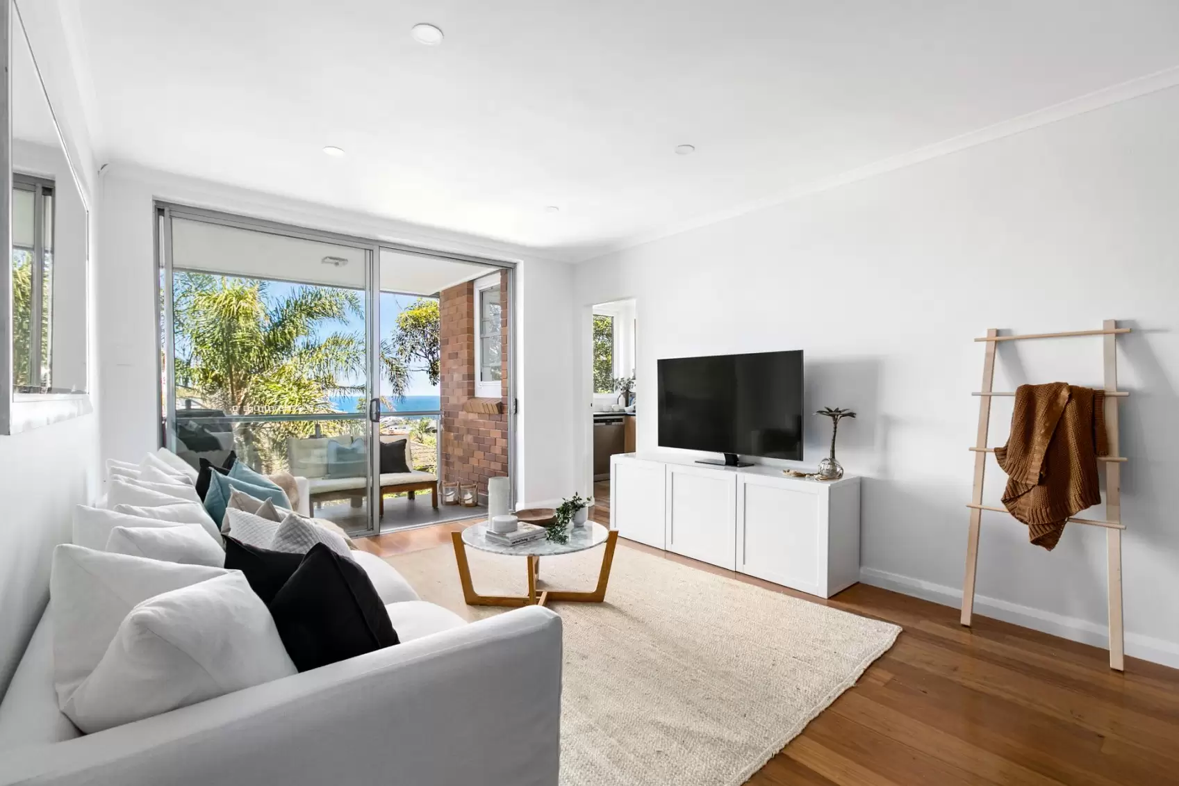 28/745-747 Old South Head Road, Vaucluse Leased by Ballard Property - image 1
