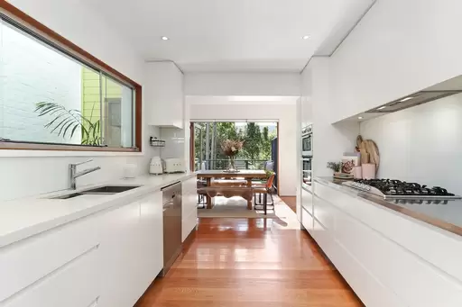 17 Brisbane Street, Bondi Junction Leased by Ballard Property