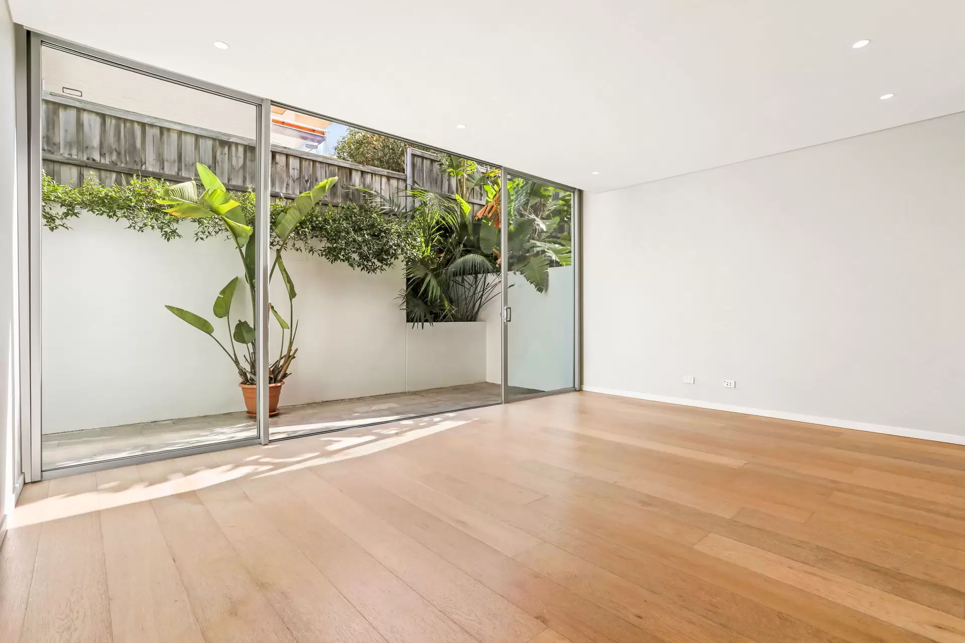 3/36 Fletcher Street, Tamarama Leased by Ballard Property - image 2