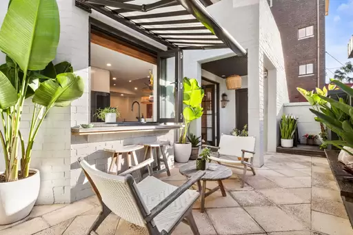 1/133 Coogee Bay Road, Coogee Leased by Ballard Property