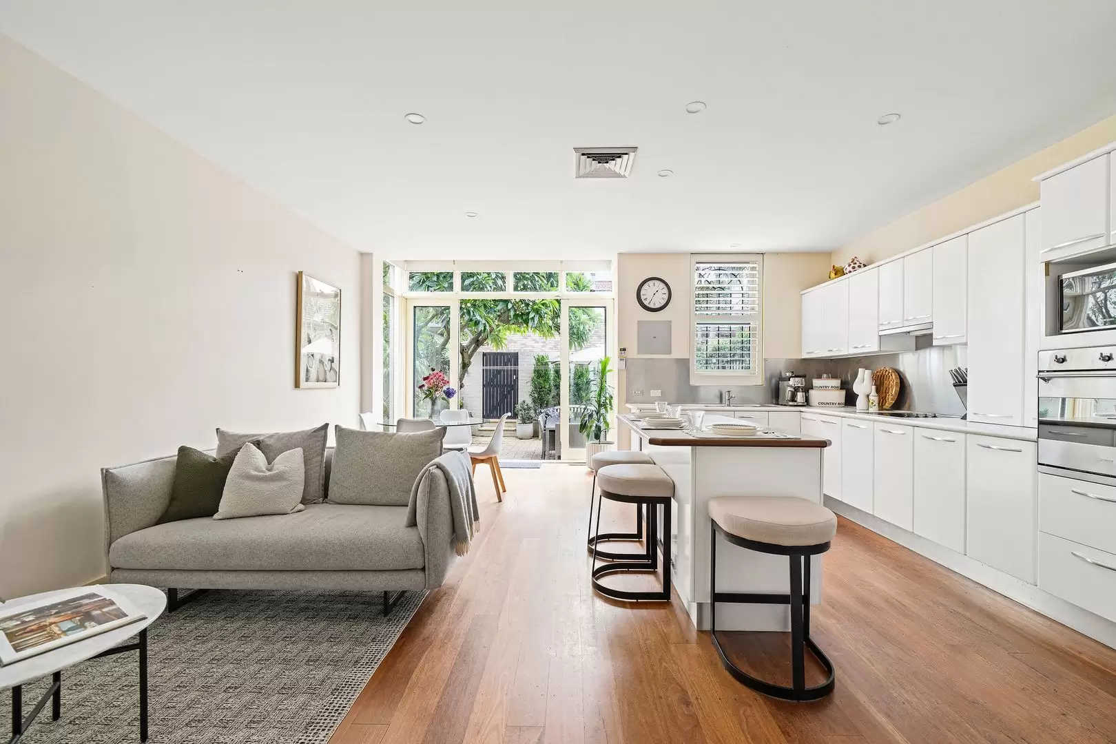96 Brook Street, Coogee Leased by Ballard Property - image 3