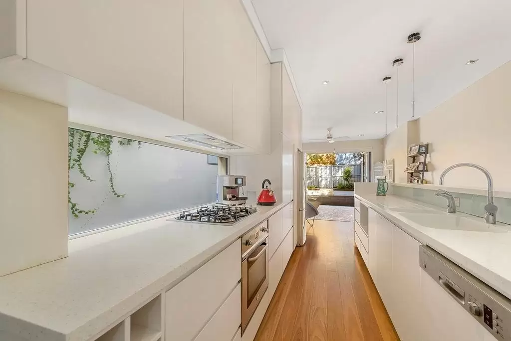 5 Tasman Street, Bondi Leased by Ballard Property - image 4