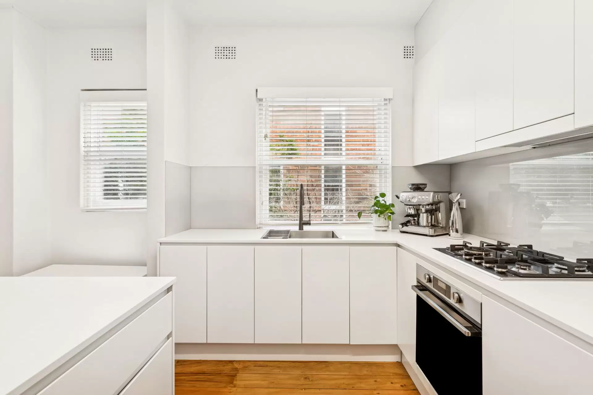 6/11 Botany Street, Bondi Junction Leased by Ballard Property - image 2