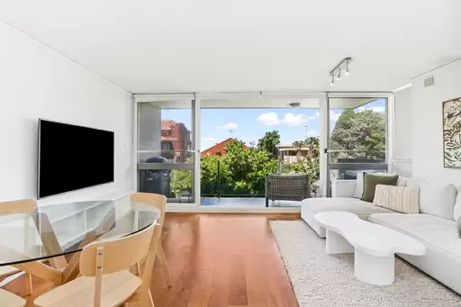 4/7a Penkivil Street, Bondi Leased by Ballard Property