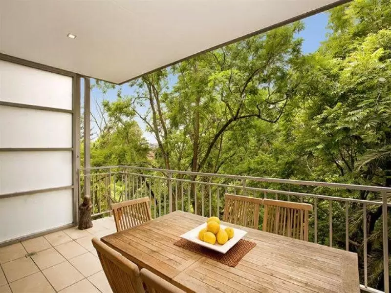 4/82 Drumalbyn Road, Bellevue Hill Sold by Ballard Property - image 1